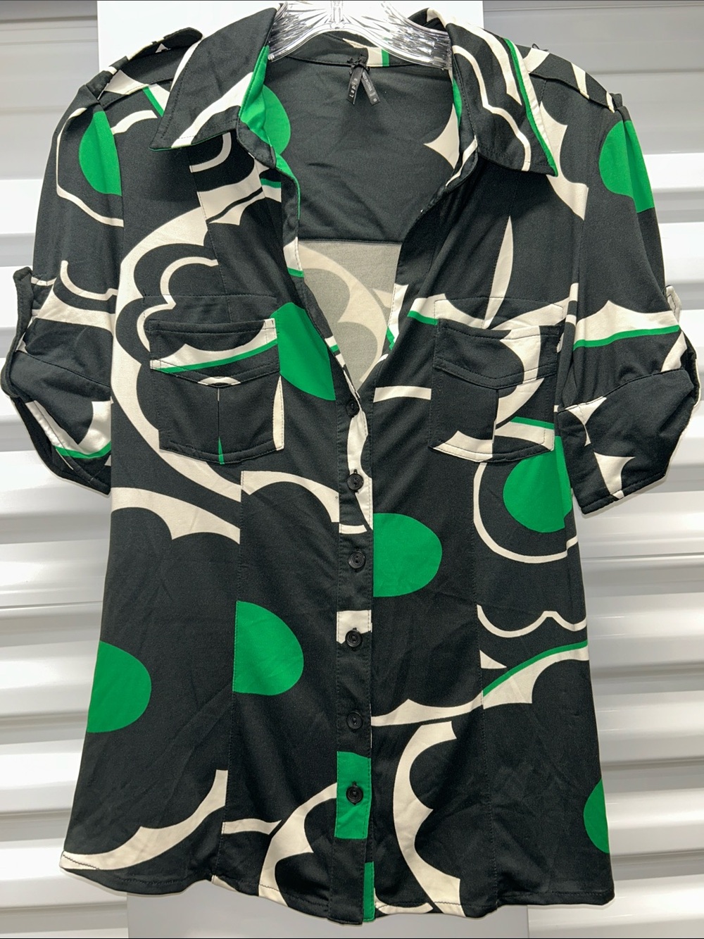 Lapis Black, Green & Cream Button-Front Patterned Blouse
